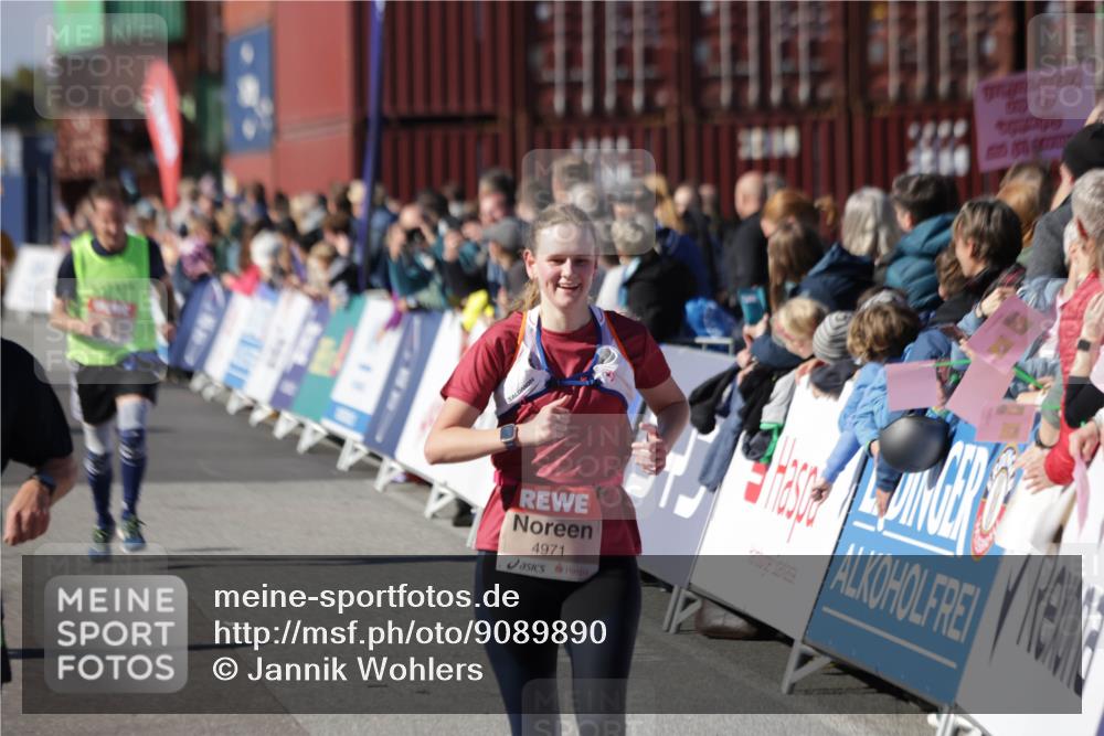 03.10.2025 - Köhlbrandbrückenlauf Jannik Wohlers http://msf.ph/oto/9089890 03.10.2025 13:19:27 Ziel 4593, 4691, 4725, 4971, 4996, 5009, 5405, 5443, 5451, 5578, 6057, 6225, 6226, 6230, 6576, 6753, 6776 meine-sportfotos.de