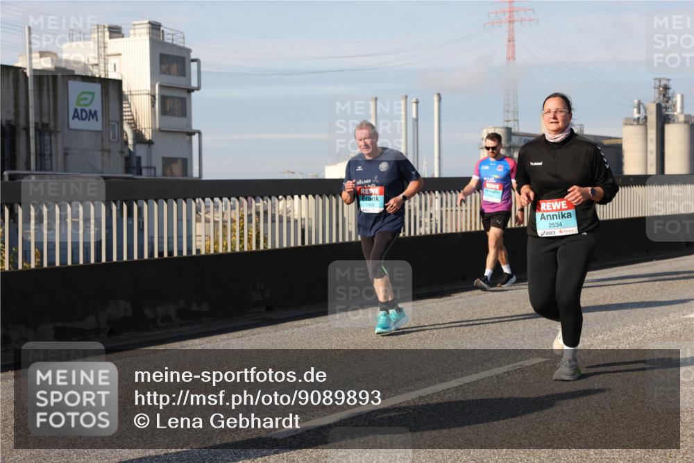 03.10.2025 - Köhlbrandbrückenlauf Lena Gebhardt http://msf.ph/oto/9089893 03.10.2025 10:07:23 Position 2 1908, 6, 2534 meine-sportfotos.de