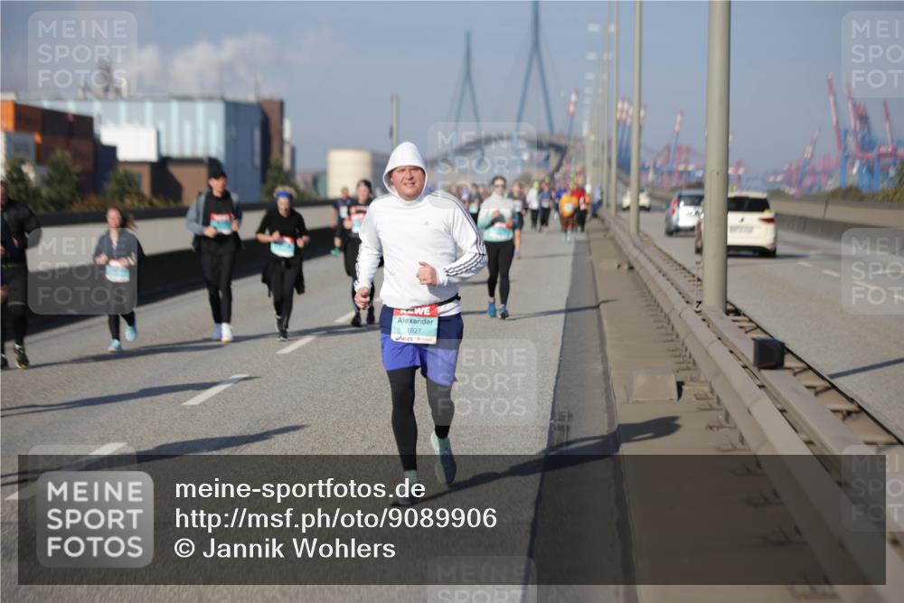 03.10.2025 - Köhlbrandbrückenlauf Jannik Wohlers http://msf.ph/oto/9089906 03.10.2025 10:10:02 Position 3 1927 meine-sportfotos.de