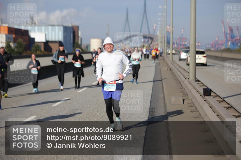 03.10.2025 - Köhlbrandbrückenlauf Jannik Wohlers http://msf.ph/oto/9089921 03.10.2025 10:10:02 Position 3 1927 meine-sportfotos.de