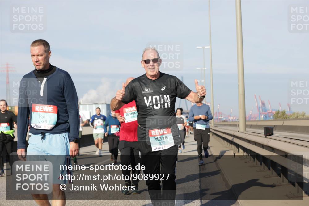 03.10.2025 - Köhlbrandbrückenlauf Jannik Wohlers http://msf.ph/oto/9089927 03.10.2025 09:58:46 Position 3 3796, 1498, 327 meine-sportfotos.de
