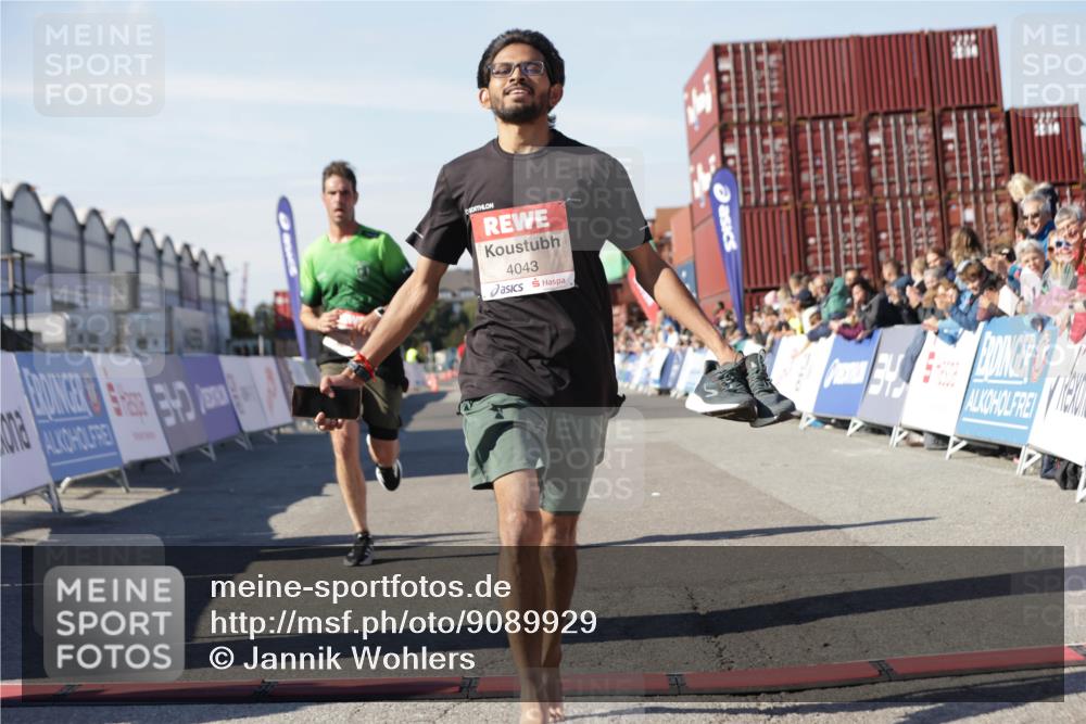 03.10.2025 - Köhlbrandbrückenlauf Jannik Wohlers http://msf.ph/oto/9089929 03.10.2025 12:53:42 Ziel 4043, 4155, 6085, 6422, 6624 meine-sportfotos.de