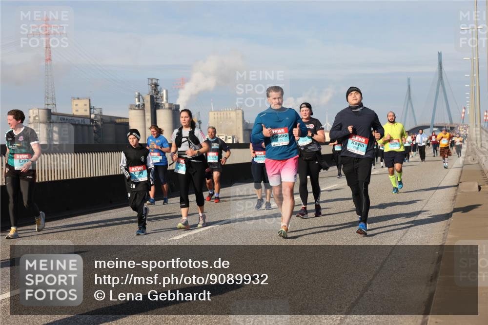 03.10.2025 - Köhlbrandbrückenlauf Lena Gebhardt http://msf.ph/oto/9089932 03.10.2025 10:07:24 Position 2 2115, 2133 meine-sportfotos.de