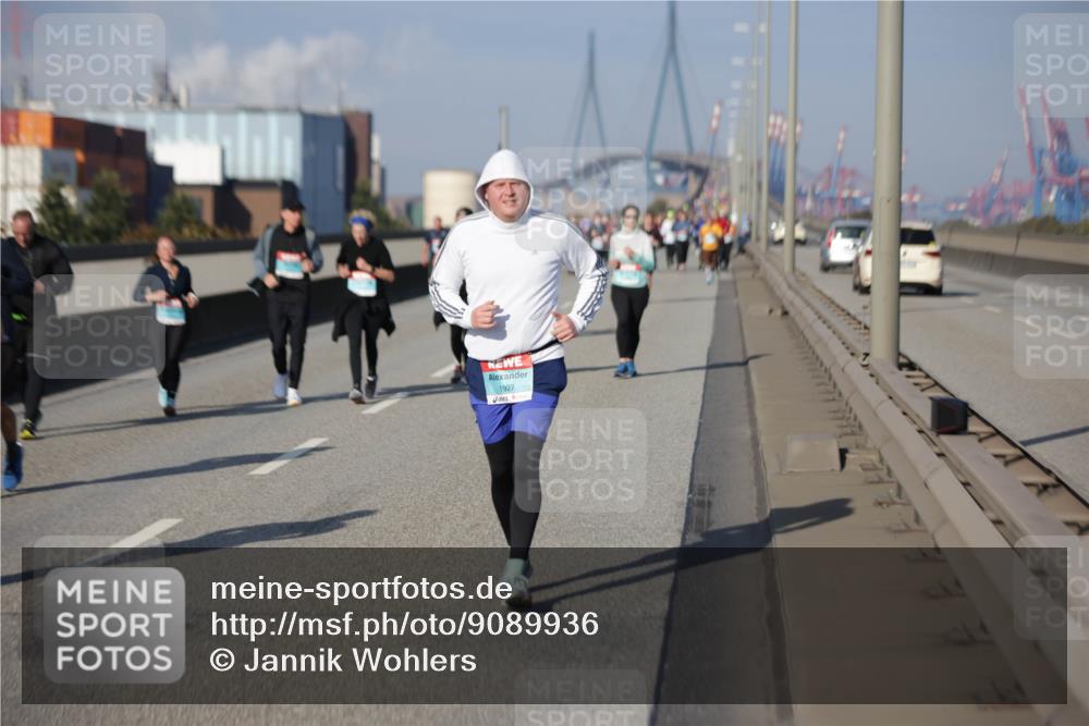 03.10.2025 - Köhlbrandbrückenlauf Jannik Wohlers http://msf.ph/oto/9089936 03.10.2025 10:10:02 Position 3 1927 meine-sportfotos.de