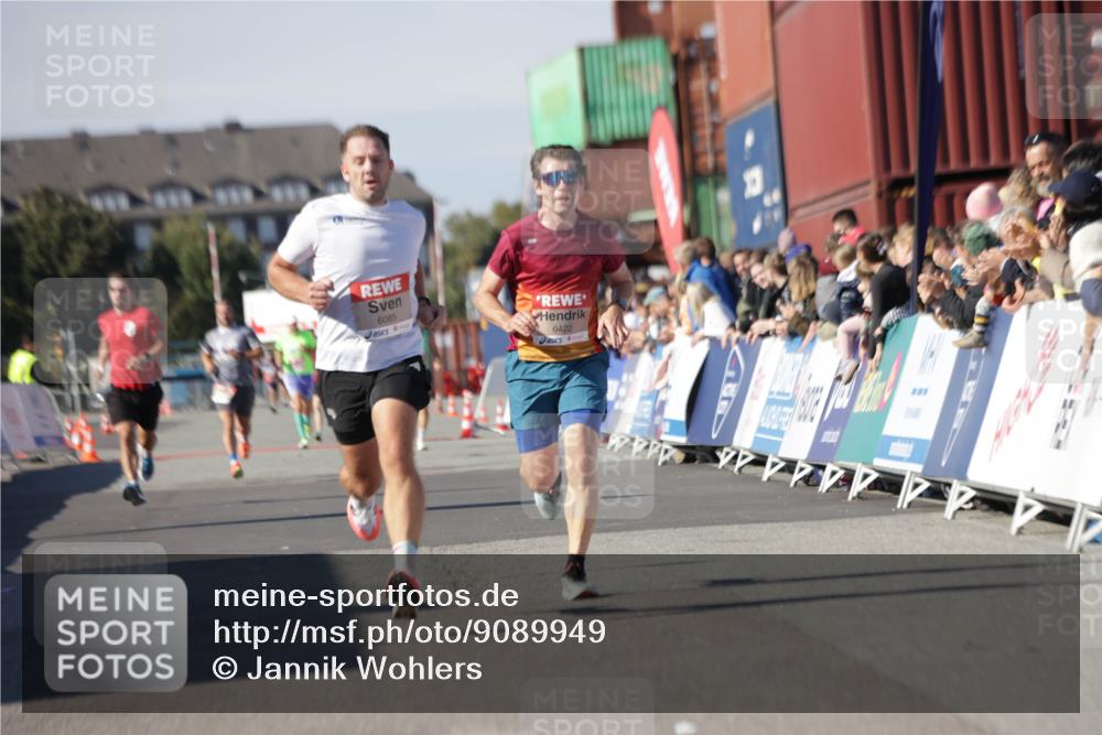 03.10.2025 - Köhlbrandbrückenlauf Jannik Wohlers http://msf.ph/oto/9089949 03.10.2025 12:53:45 Ziel 4043, 6085, 6422, 6624 meine-sportfotos.de