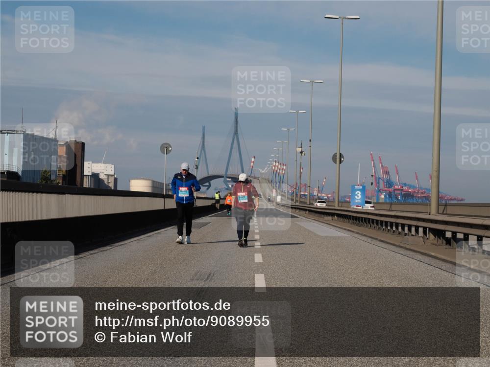 03.10.2025 - Köhlbrandbrückenlauf Fabian Wolf http://msf.ph/oto/9089955 03.10.2025 10:25:32 Position 3  meine-sportfotos.de