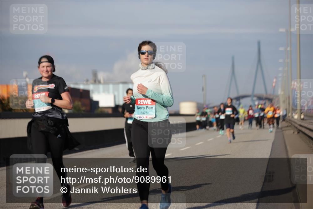 03.10.2025 - Köhlbrandbrückenlauf Jannik Wohlers http://msf.ph/oto/9089961 03.10.2025 10:10:10 Position 3 3754, 3476 meine-sportfotos.de