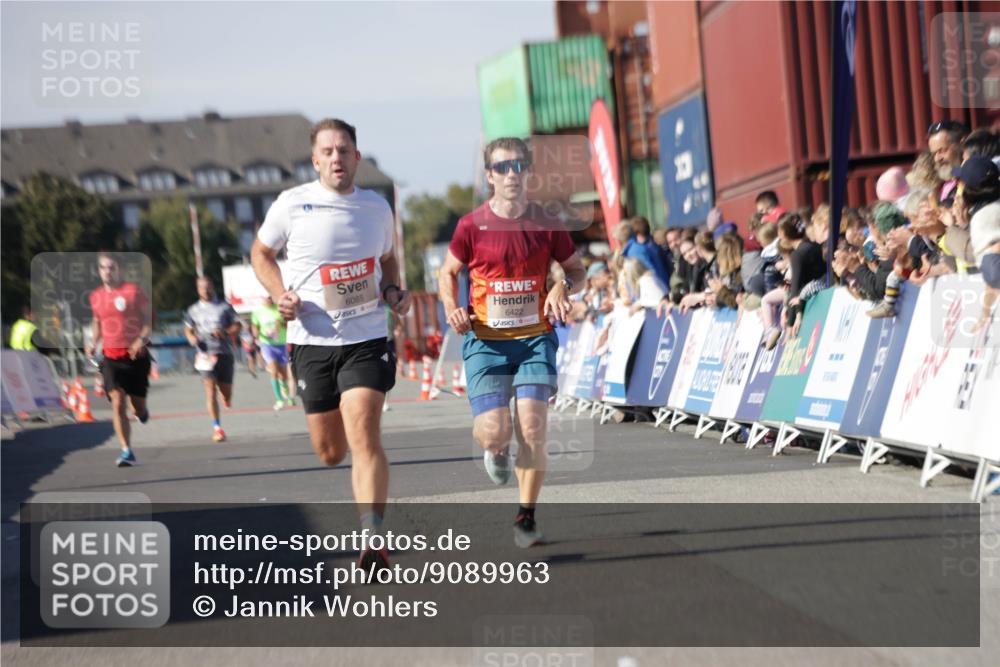 03.10.2025 - Köhlbrandbrückenlauf Jannik Wohlers http://msf.ph/oto/9089963 03.10.2025 12:53:45 Ziel 4043, 6085, 6422, 6624 meine-sportfotos.de