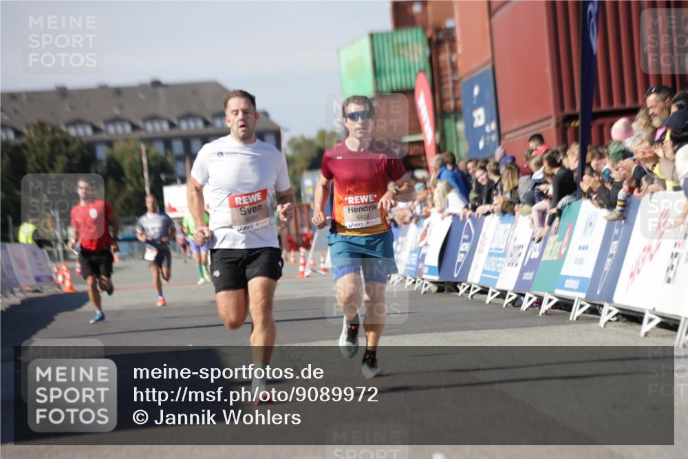 03.10.2025 - Köhlbrandbrückenlauf Jannik Wohlers http://msf.ph/oto/9089972 03.10.2025 12:53:45 Ziel 4043, 6085, 6422, 6624 meine-sportfotos.de