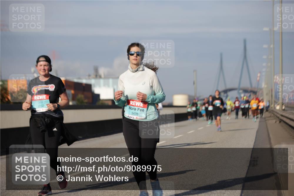 03.10.2025 - Köhlbrandbrückenlauf Jannik Wohlers http://msf.ph/oto/9089975 03.10.2025 10:10:10 Position 3 3754, 3476 meine-sportfotos.de