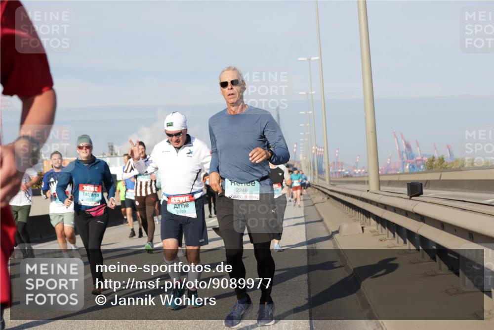 03.10.2025 - Köhlbrandbrückenlauf Jannik Wohlers http://msf.ph/oto/9089977 03.10.2025 09:58:49 Position 3 2079, 2929, 2246 meine-sportfotos.de