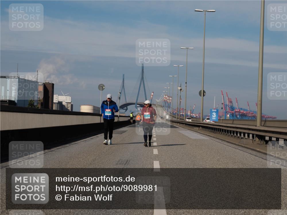 03.10.2025 - Köhlbrandbrückenlauf Fabian Wolf http://msf.ph/oto/9089981 03.10.2025 10:25:33 Position 3  meine-sportfotos.de