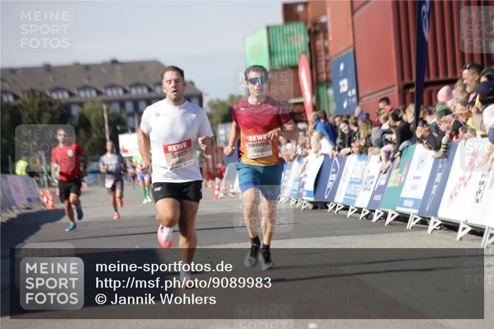 03.10.2025 - Köhlbrandbrückenlauf Jannik Wohlers http://msf.ph/oto/9089983 03.10.2025 12:53:45 Ziel 4043, 6085, 6422, 6624 meine-sportfotos.de