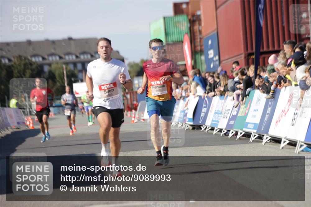 03.10.2025 - Köhlbrandbrückenlauf Jannik Wohlers http://msf.ph/oto/9089993 03.10.2025 12:53:45 Ziel 4043, 6085, 6422, 6624 meine-sportfotos.de