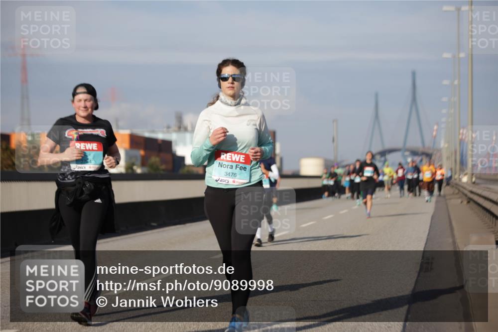03.10.2025 - Köhlbrandbrückenlauf Jannik Wohlers http://msf.ph/oto/9089998 03.10.2025 10:10:10 Position 3 3476 meine-sportfotos.de