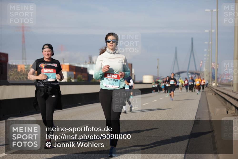 03.10.2025 - Köhlbrandbrückenlauf Jannik Wohlers http://msf.ph/oto/9090000 03.10.2025 10:10:10 Position 3 3476 meine-sportfotos.de