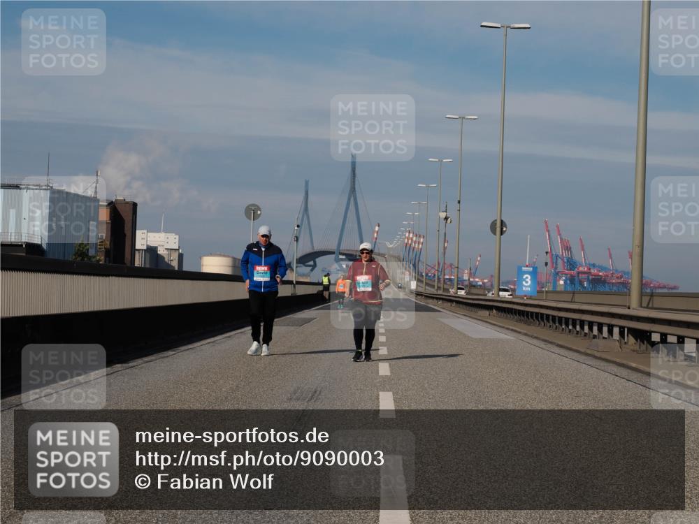 03.10.2025 - Köhlbrandbrückenlauf Fabian Wolf http://msf.ph/oto/9090003 03.10.2025 10:25:34 Position 3 3 meine-sportfotos.de
