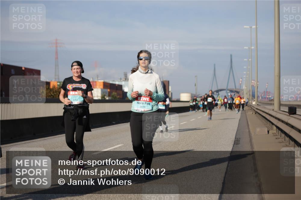 03.10.2025 - Köhlbrandbrückenlauf Jannik Wohlers http://msf.ph/oto/9090012 03.10.2025 10:10:10 Position 3 3754, 3476 meine-sportfotos.de
