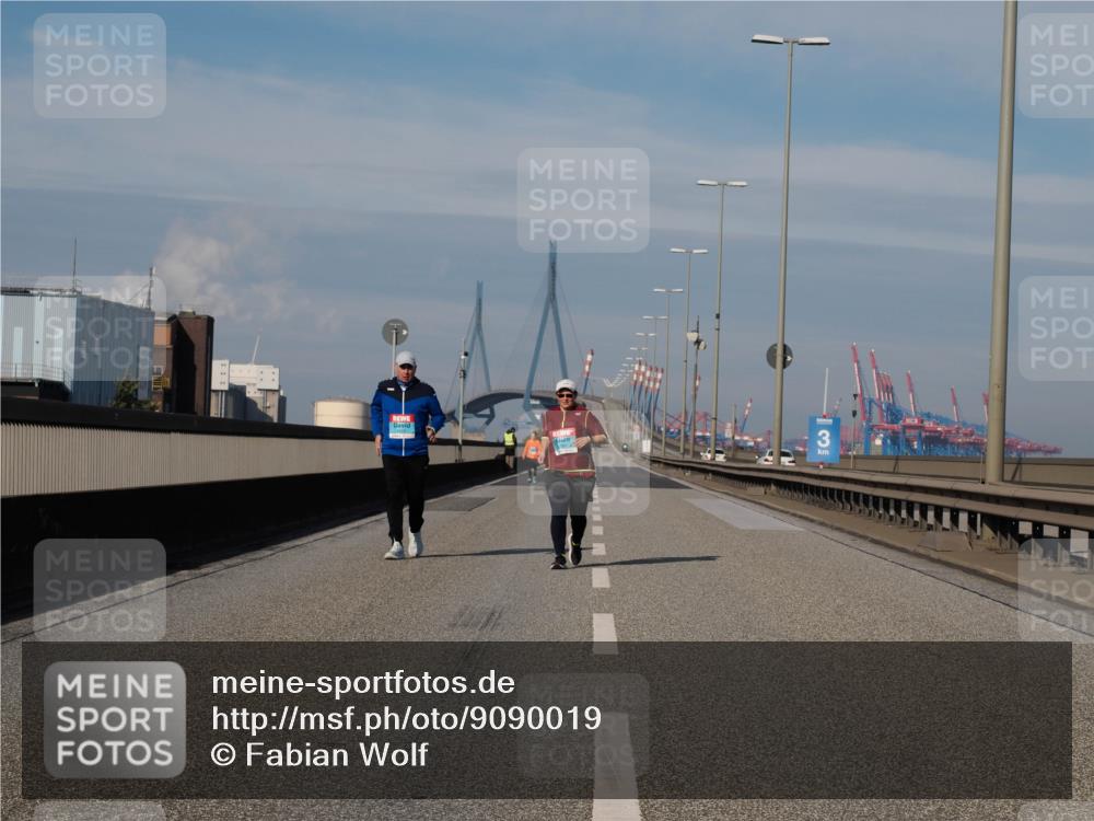 03.10.2025 - Köhlbrandbrückenlauf Fabian Wolf http://msf.ph/oto/9090019 03.10.2025 10:25:34 Position 3 3 meine-sportfotos.de
