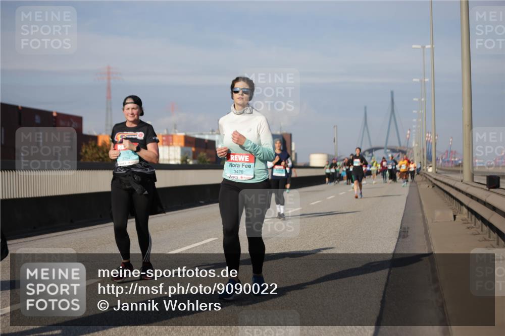 03.10.2025 - Köhlbrandbrückenlauf Jannik Wohlers http://msf.ph/oto/9090022 03.10.2025 10:10:10 Position 3 3754, 3476 meine-sportfotos.de