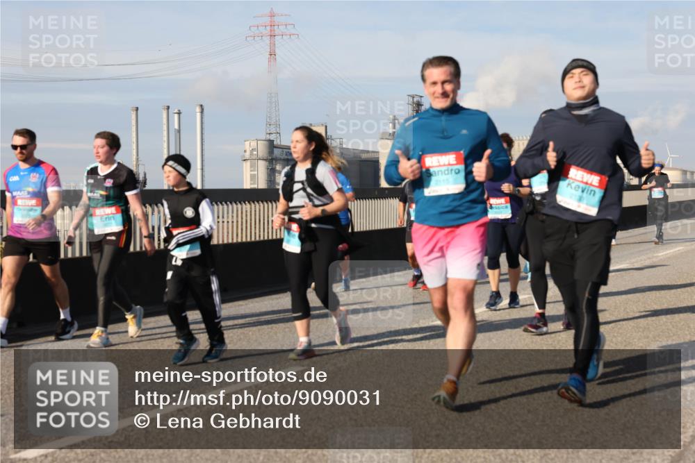 03.10.2025 - Köhlbrandbrückenlauf Lena Gebhardt http://msf.ph/oto/9090031 03.10.2025 10:07:25 Position 2 2115 meine-sportfotos.de