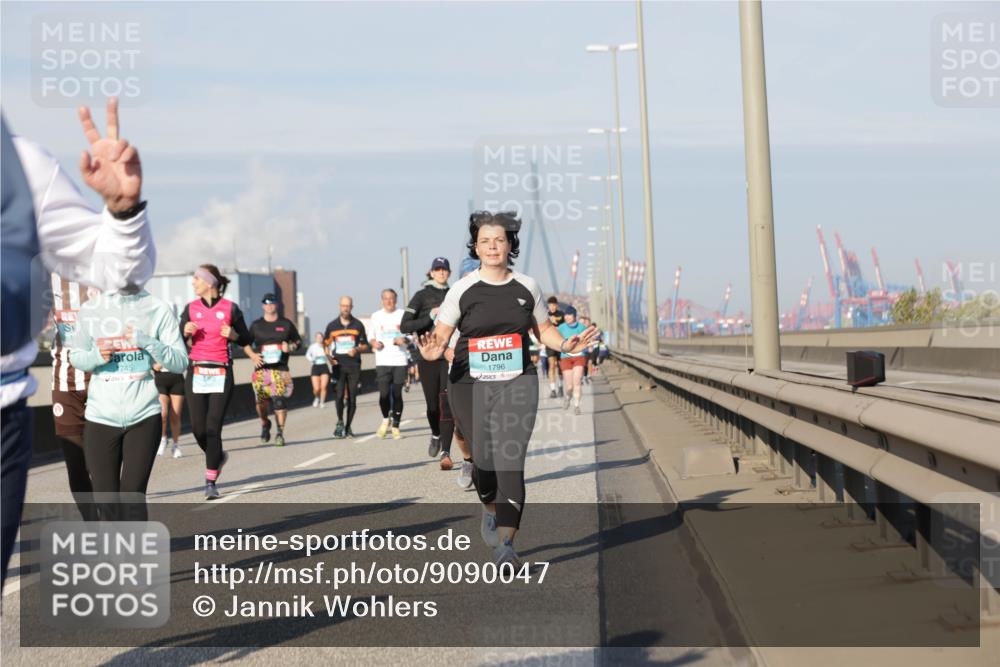 03.10.2025 - Köhlbrandbrückenlauf Jannik Wohlers http://msf.ph/oto/9090047 03.10.2025 09:58:50 Position 3 745, 1796 meine-sportfotos.de