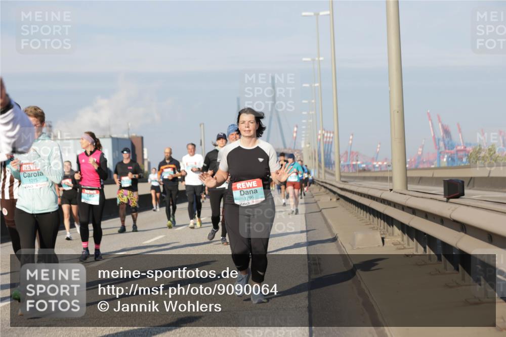 03.10.2025 - Köhlbrandbrückenlauf Jannik Wohlers http://msf.ph/oto/9090064 03.10.2025 09:58:50 Position 3 1745, 1796 meine-sportfotos.de