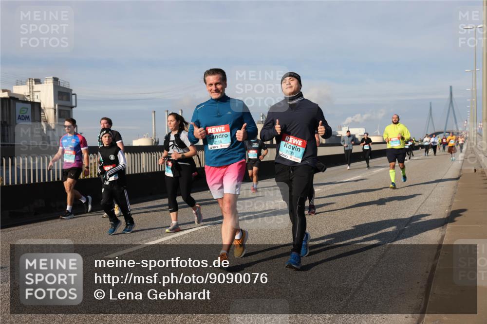 03.10.2025 - Köhlbrandbrückenlauf Lena Gebhardt http://msf.ph/oto/9090076 03.10.2025 10:07:26 Position 2 2115, 2133 meine-sportfotos.de