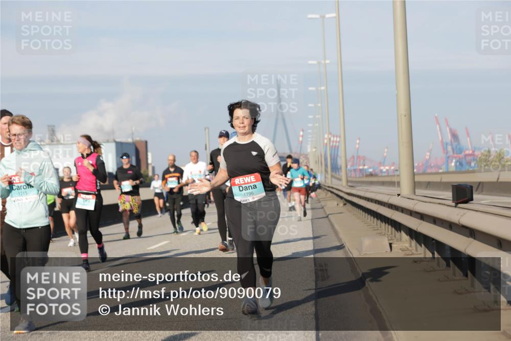 03.10.2025 - Köhlbrandbrückenlauf Jannik Wohlers http://msf.ph/oto/9090079 03.10.2025 09:58:50 Position 3 1745, 1796 meine-sportfotos.de