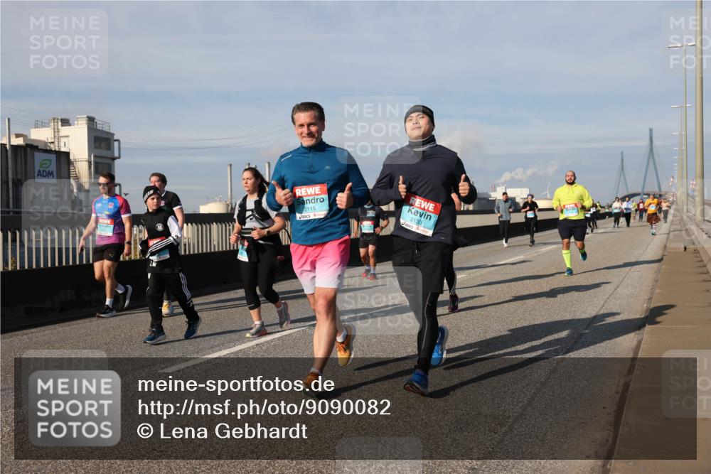03.10.2025 - Köhlbrandbrückenlauf Lena Gebhardt http://msf.ph/oto/9090082 03.10.2025 10:07:26 Position 2 2115, 2133 meine-sportfotos.de