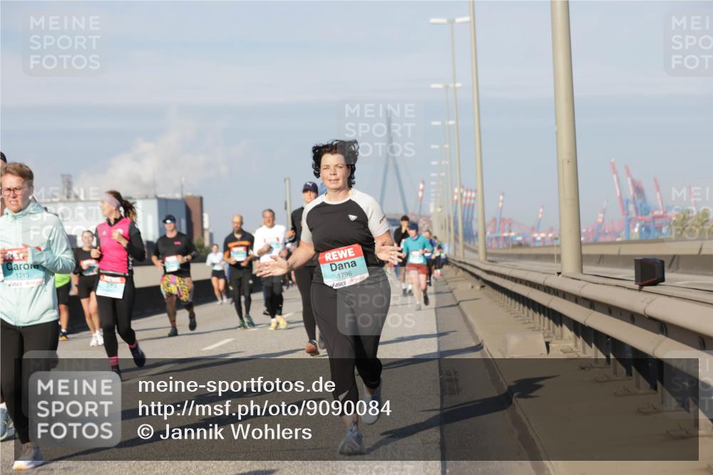 03.10.2025 - Köhlbrandbrückenlauf Jannik Wohlers http://msf.ph/oto/9090084 03.10.2025 09:58:50 Position 3 1745, 1796 meine-sportfotos.de
