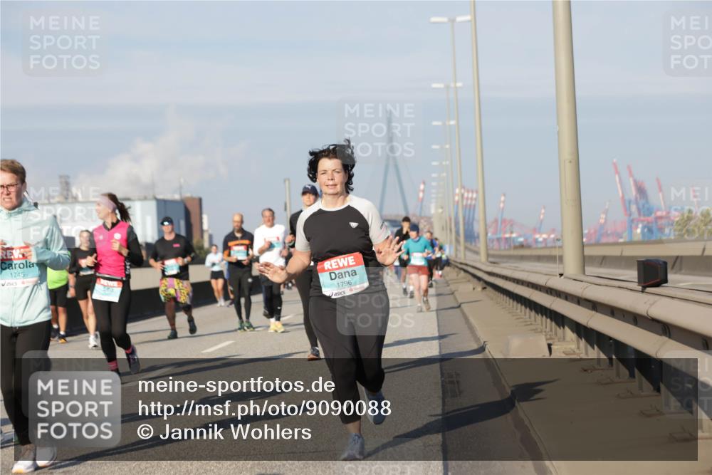 03.10.2025 - Köhlbrandbrückenlauf Jannik Wohlers http://msf.ph/oto/9090088 03.10.2025 09:58:50 Position 3 1745, 1796 meine-sportfotos.de