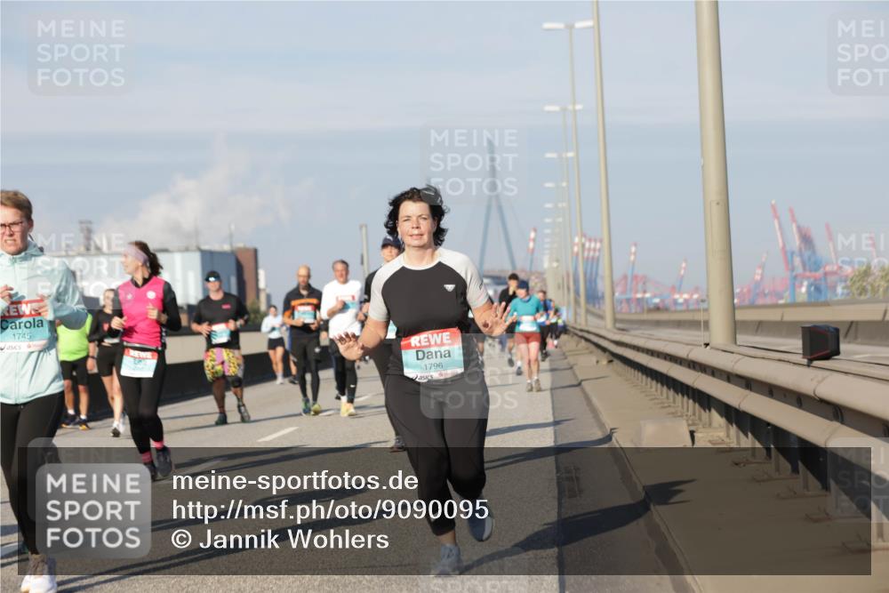 03.10.2025 - Köhlbrandbrückenlauf Jannik Wohlers http://msf.ph/oto/9090095 03.10.2025 09:58:50 Position 3 1745, 1796 meine-sportfotos.de