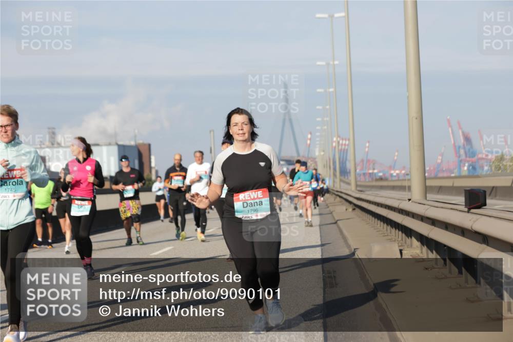 03.10.2025 - Köhlbrandbrückenlauf Jannik Wohlers http://msf.ph/oto/9090101 03.10.2025 09:58:50 Position 3 1745, 1796 meine-sportfotos.de