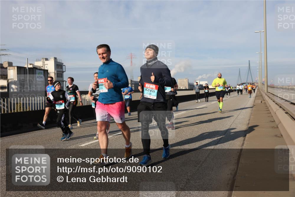 03.10.2025 - Köhlbrandbrückenlauf Lena Gebhardt http://msf.ph/oto/9090102 03.10.2025 10:07:26 Position 2 2115, 2133 meine-sportfotos.de