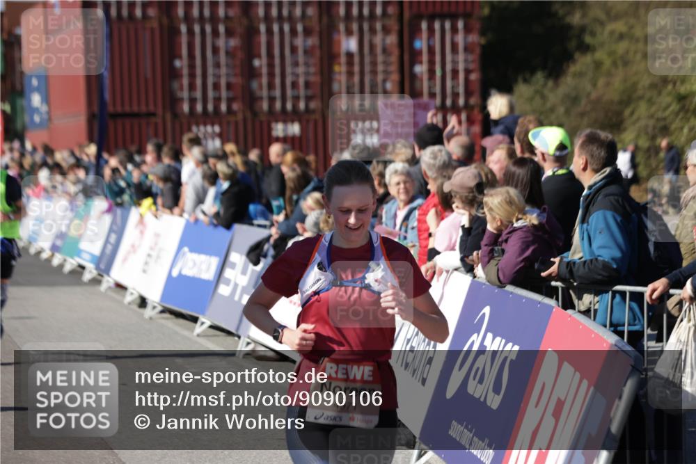 03.10.2025 - Köhlbrandbrückenlauf Jannik Wohlers http://msf.ph/oto/9090106 03.10.2025 13:19:28 Ziel 4593, 4691, 4971, 5009, 5405, 5443, 5451, 5578, 6057, 6230, 6576, 6753, 6776 meine-sportfotos.de