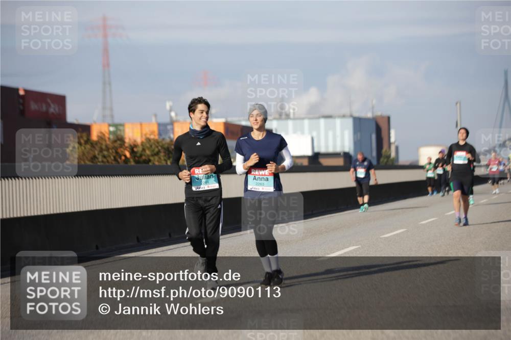 03.10.2025 - Köhlbrandbrückenlauf Jannik Wohlers http://msf.ph/oto/9090113 03.10.2025 10:10:13 Position 3 2263 meine-sportfotos.de