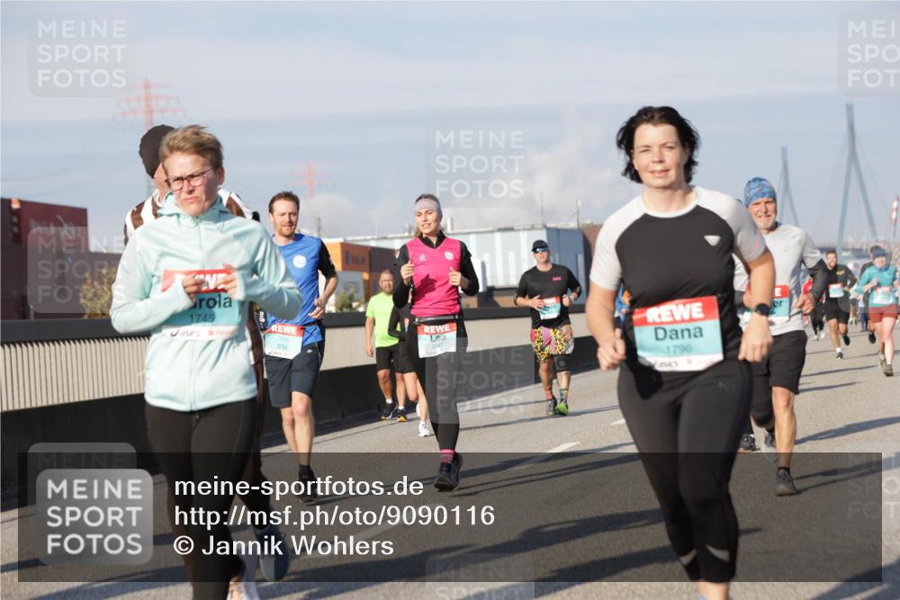 03.10.2025 - Köhlbrandbrückenlauf Jannik Wohlers http://msf.ph/oto/9090116 03.10.2025 09:58:51 Position 3 1745, 2957, 1796, 3751 meine-sportfotos.de