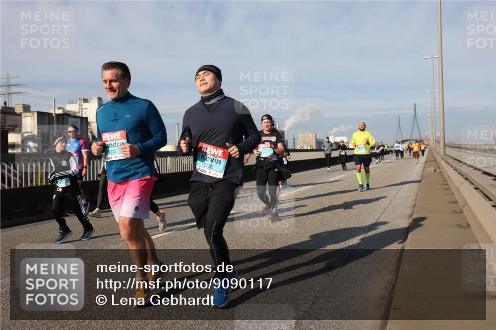 03.10.2025 - Köhlbrandbrückenlauf Lena Gebhardt http://msf.ph/oto/9090117 03.10.2025 10:07:26 Position 2 2115, 2133 meine-sportfotos.de