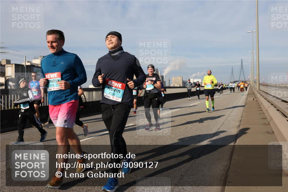 03.10.2025 - Köhlbrandbrückenlauf Lena Gebhardt http://msf.ph/oto/9090127 03.10.2025 10:07:26 Position 2 2115, 2133 meine-sportfotos.de