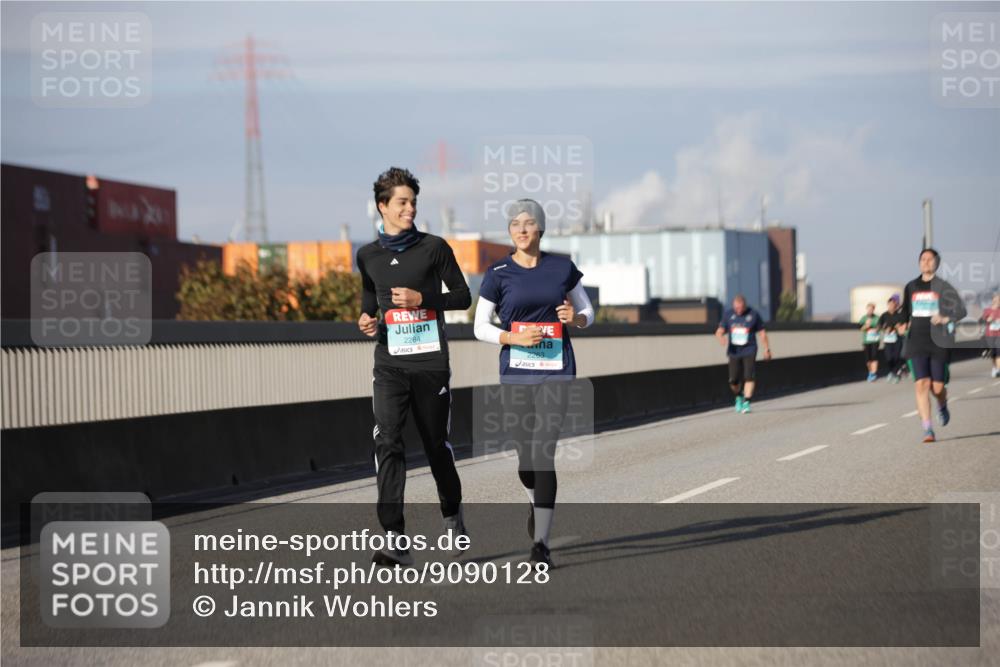 03.10.2025 - Köhlbrandbrückenlauf Jannik Wohlers http://msf.ph/oto/9090128 03.10.2025 10:10:13 Position 3 2264 meine-sportfotos.de