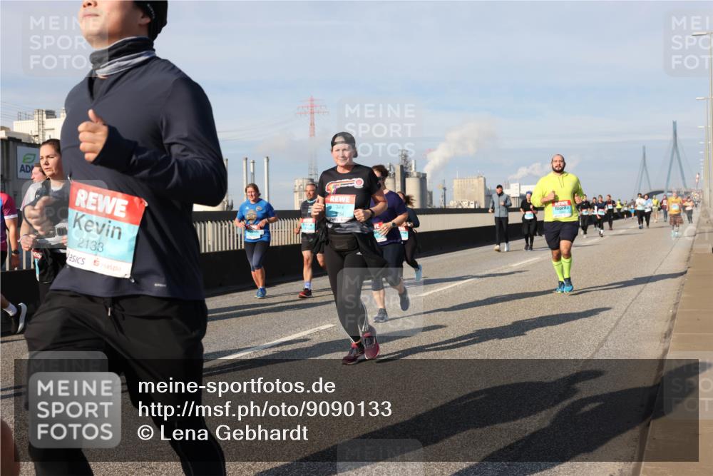 03.10.2025 - Köhlbrandbrückenlauf Lena Gebhardt http://msf.ph/oto/9090133 03.10.2025 10:07:27 Position 2 2133 meine-sportfotos.de