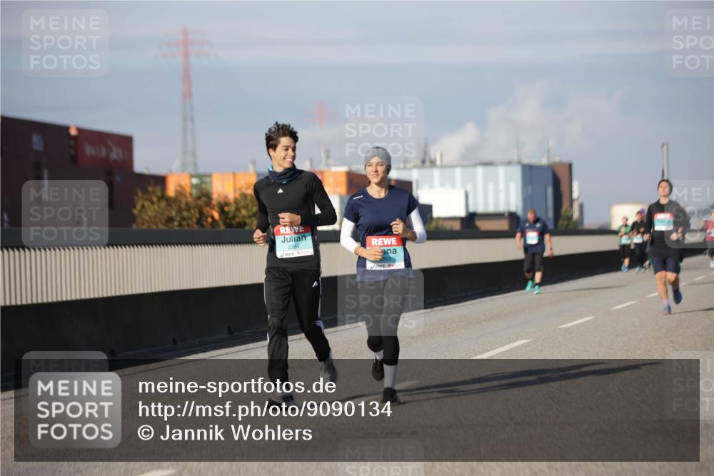 03.10.2025 - Köhlbrandbrückenlauf Jannik Wohlers http://msf.ph/oto/9090134 03.10.2025 10:10:13 Position 3 2264, 263 meine-sportfotos.de