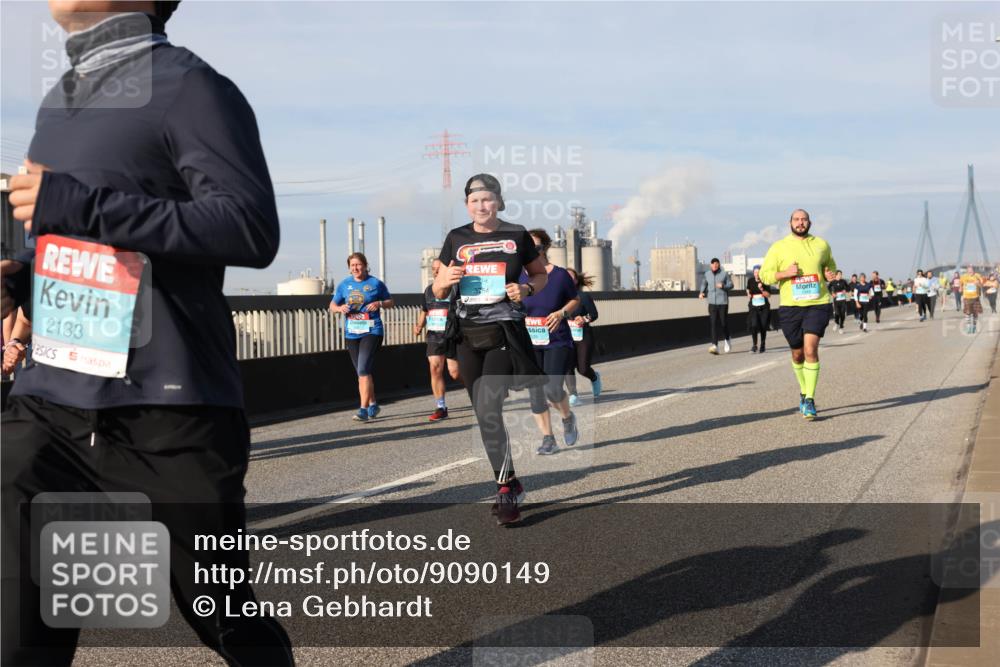 03.10.2025 - Köhlbrandbrückenlauf Lena Gebhardt http://msf.ph/oto/9090149 03.10.2025 10:07:27 Position 2 2133 meine-sportfotos.de