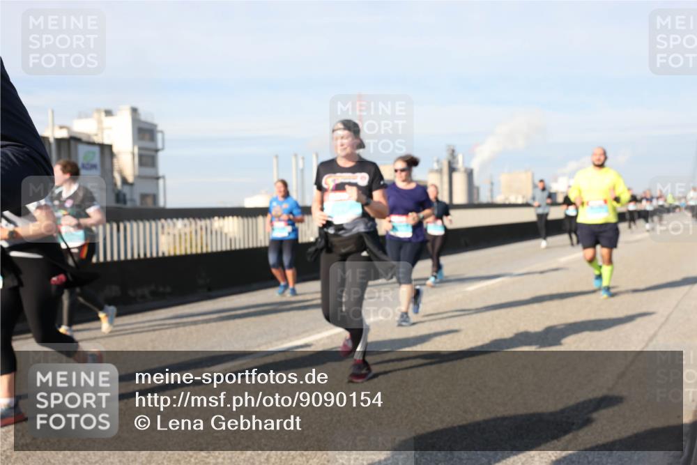 03.10.2025 - Köhlbrandbrückenlauf Lena Gebhardt http://msf.ph/oto/9090154 03.10.2025 10:07:27 Position 2  meine-sportfotos.de