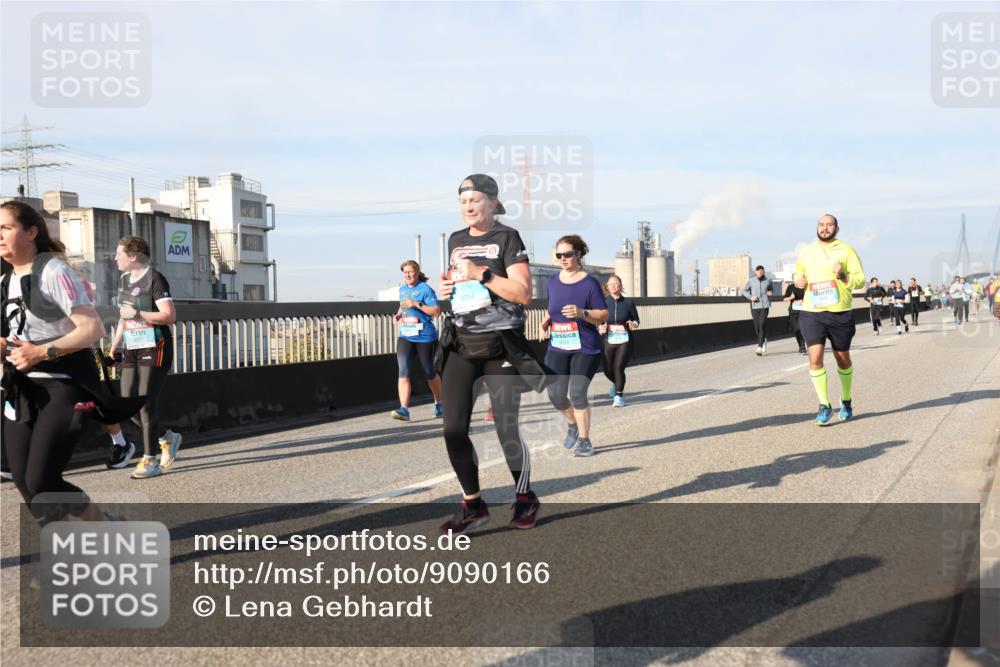 03.10.2025 - Köhlbrandbrückenlauf Lena Gebhardt http://msf.ph/oto/9090166 03.10.2025 10:07:27 Position 2  meine-sportfotos.de
