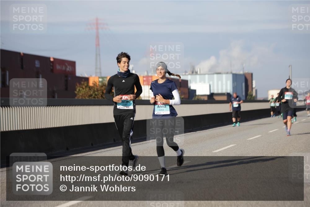 03.10.2025 - Köhlbrandbrückenlauf Jannik Wohlers http://msf.ph/oto/9090171 03.10.2025 10:10:14 Position 3 2264, 2263 meine-sportfotos.de