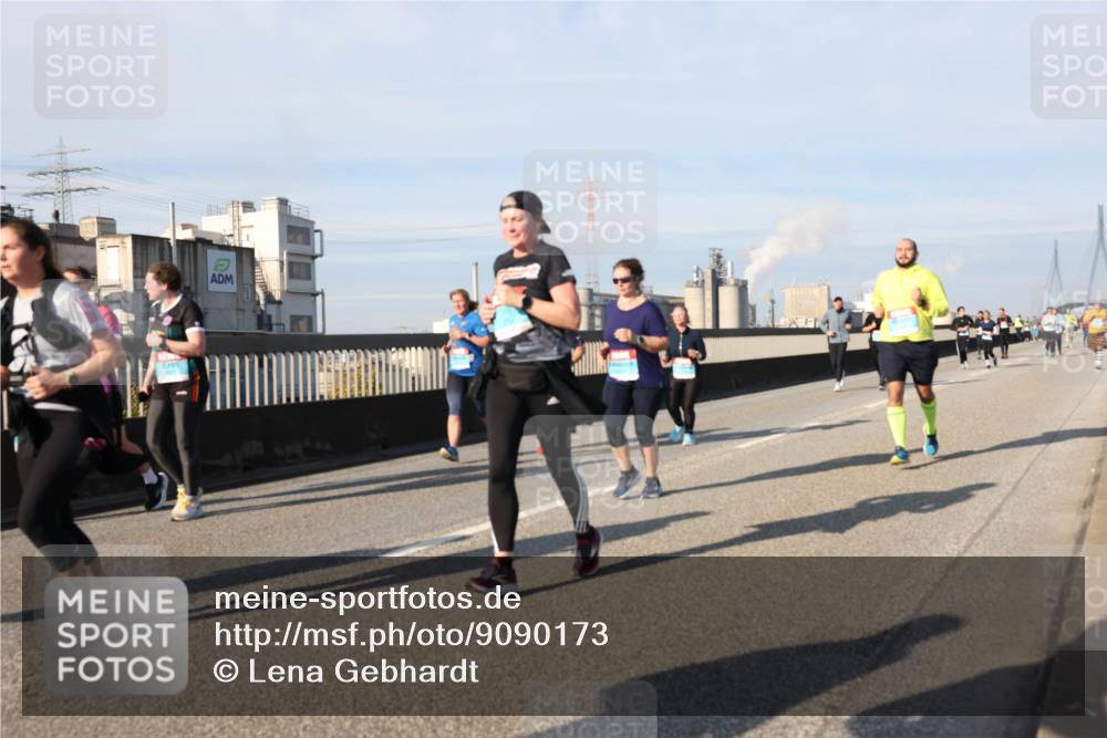 03.10.2025 - Köhlbrandbrückenlauf Lena Gebhardt http://msf.ph/oto/9090173 03.10.2025 10:07:27 Position 2  meine-sportfotos.de