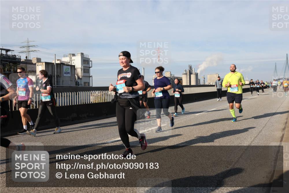 03.10.2025 - Köhlbrandbrückenlauf Lena Gebhardt http://msf.ph/oto/9090183 03.10.2025 10:07:27 Position 2 3077, 3754 meine-sportfotos.de
