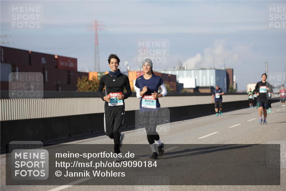 03.10.2025 - Köhlbrandbrückenlauf Jannik Wohlers http://msf.ph/oto/9090184 03.10.2025 10:10:14 Position 3 2263 meine-sportfotos.de